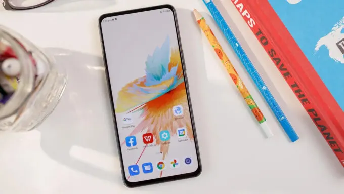 ZTE Axon 30