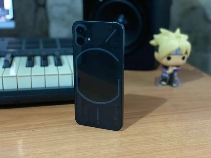 Nothing Phone (1)