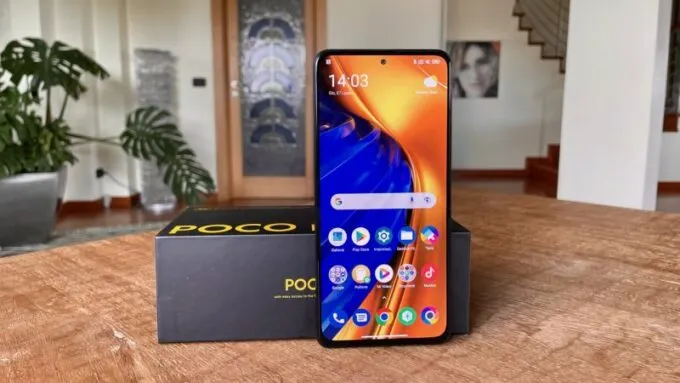 Xiaomi Poco F4
