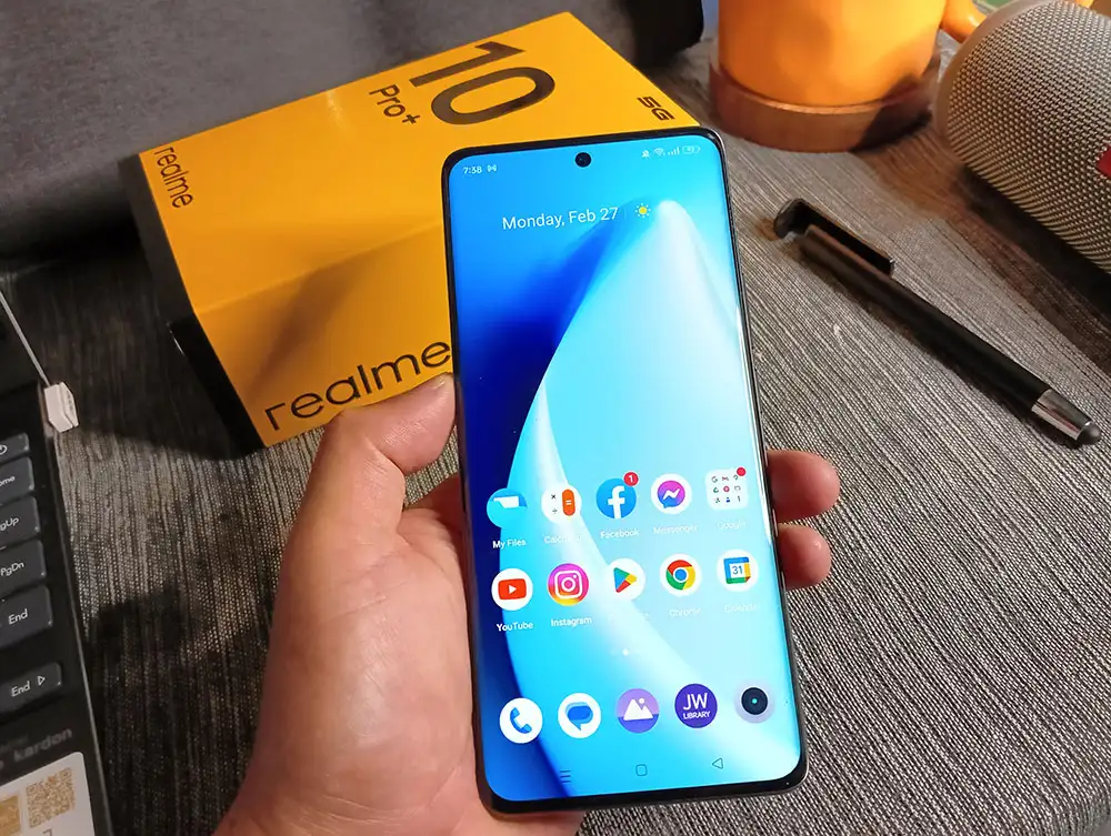 Смартфон Realme 10 Pro+