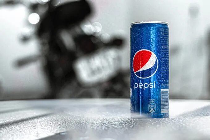 Банка Pepsi