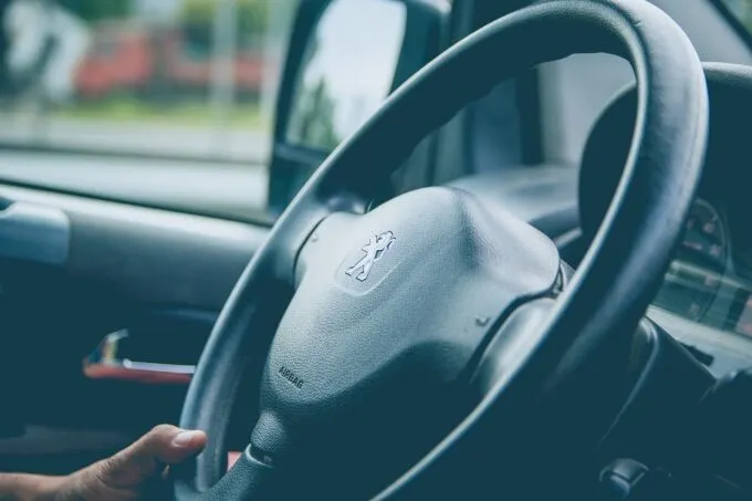 Автомобиль Peugeot