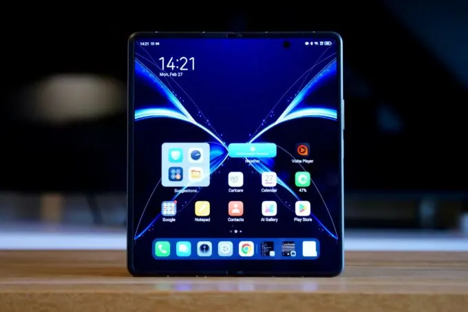 Tecno Phantom V Fold