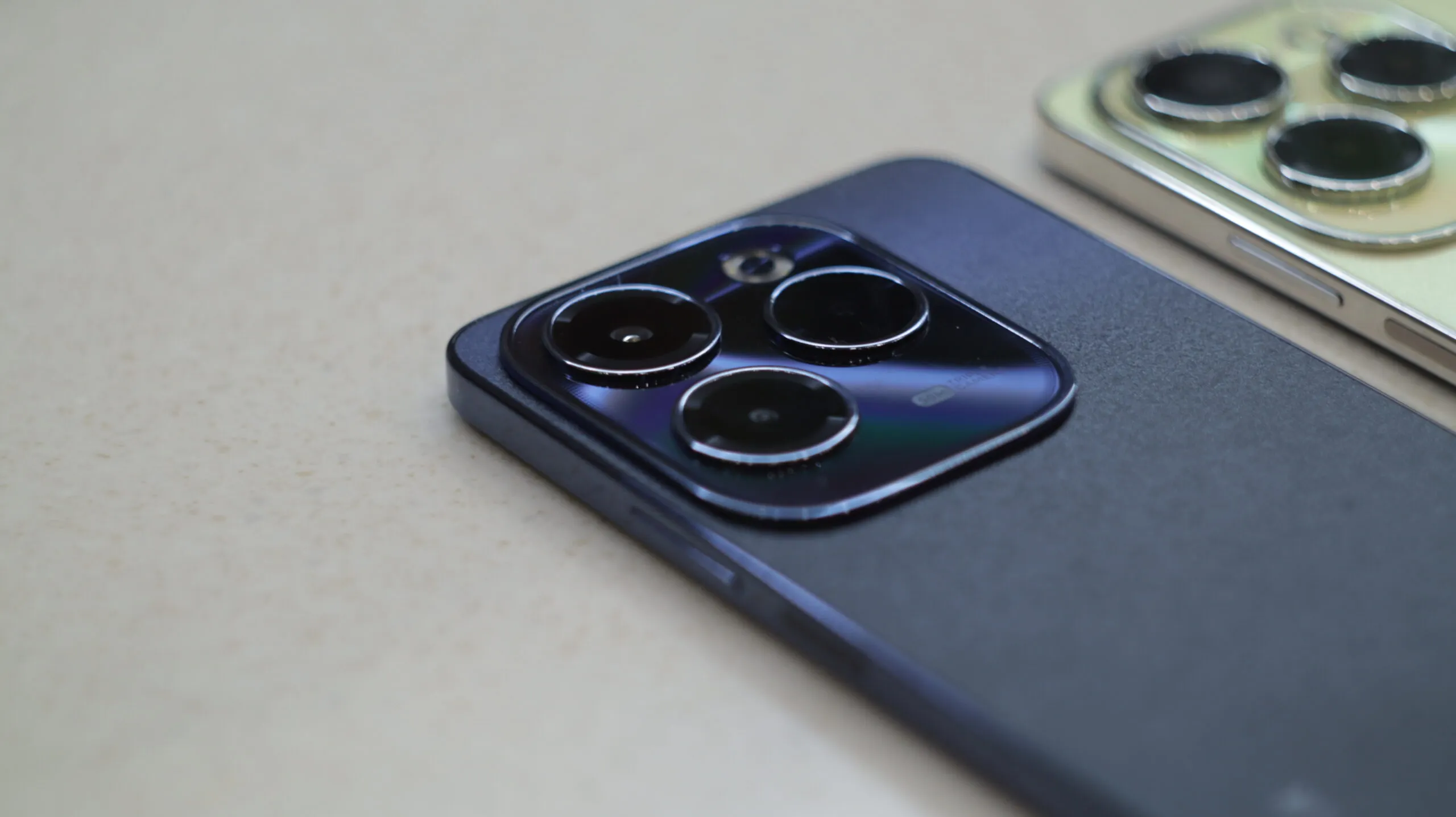 Смартфоны Infinix Hot 40 и Infinix Hot 40 Pro