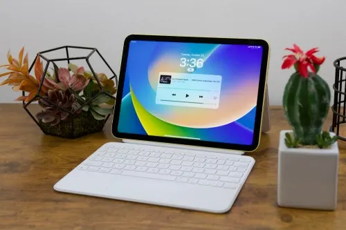 iPad (2022)