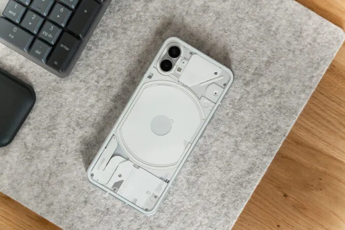 Nothing Phone (2)