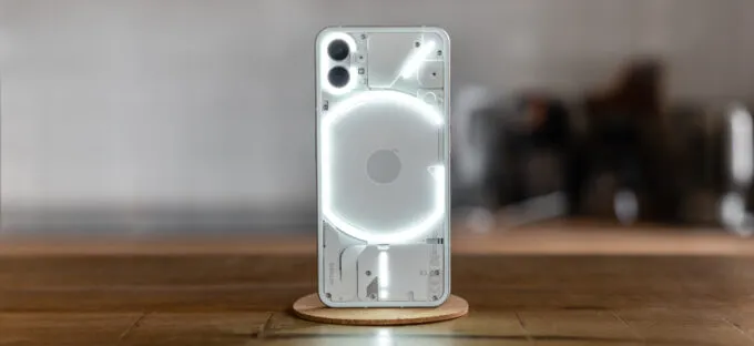 Nothing Phone (2)