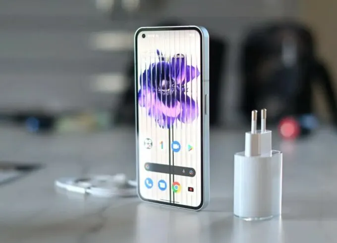Nothing Phone (1)