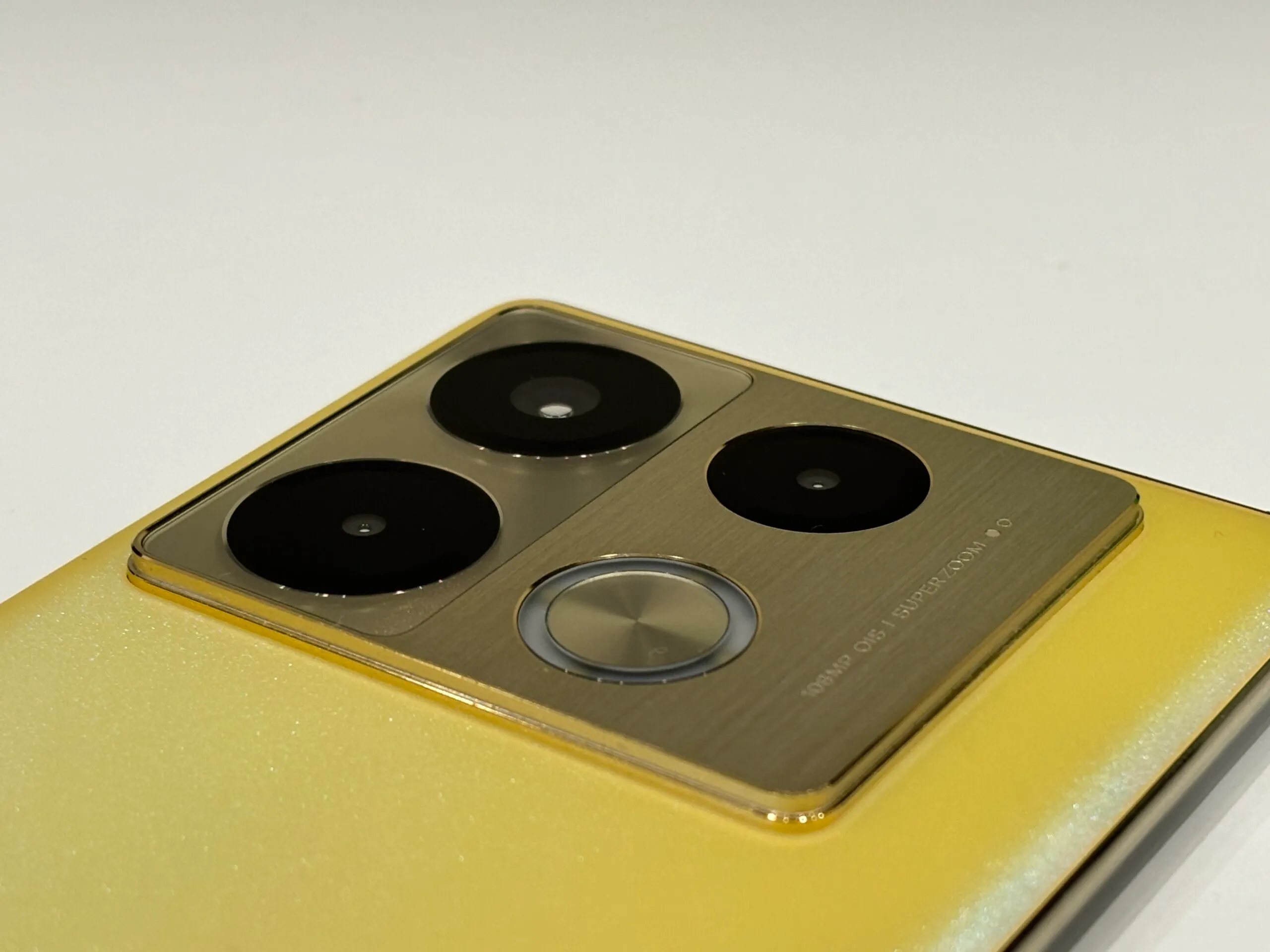 Смартфон Infinix Note 40 Pro