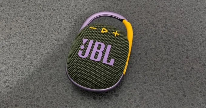 JBL Clip 4