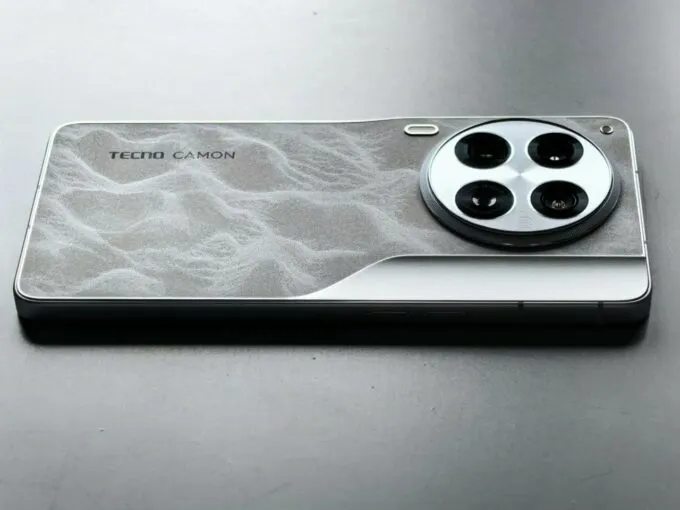 Tecno Camon 30