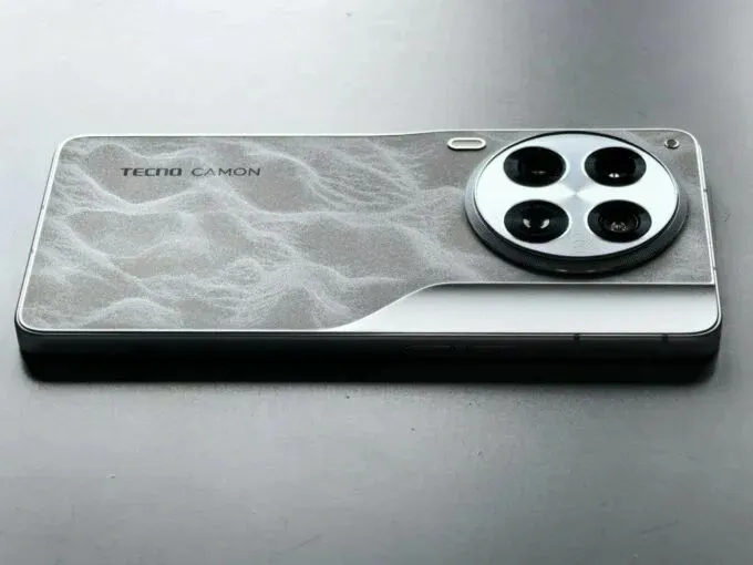 Tecno Camon 30
