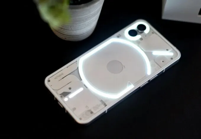Nothing Phone (1)