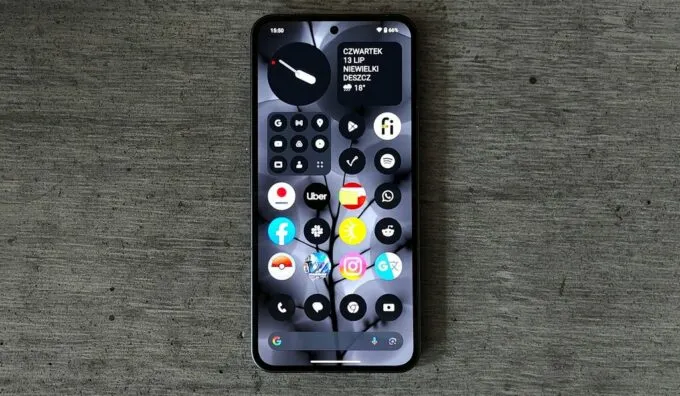 Nothing Phone (2)