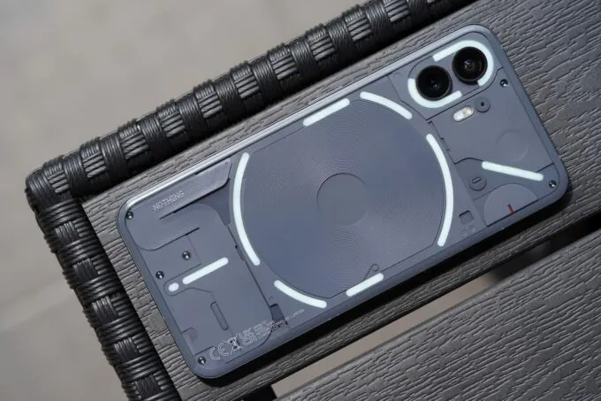 Nothing Phone (2)