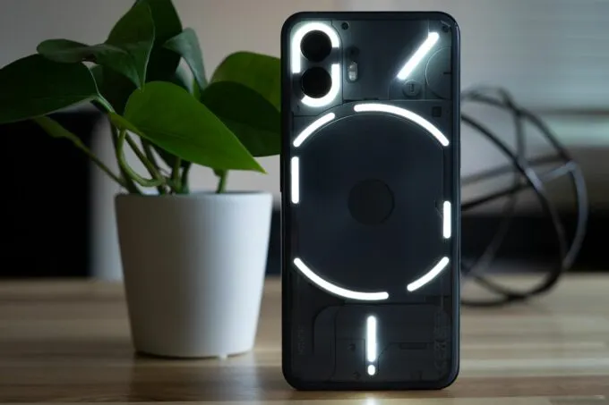 Nothing Phone (2)
