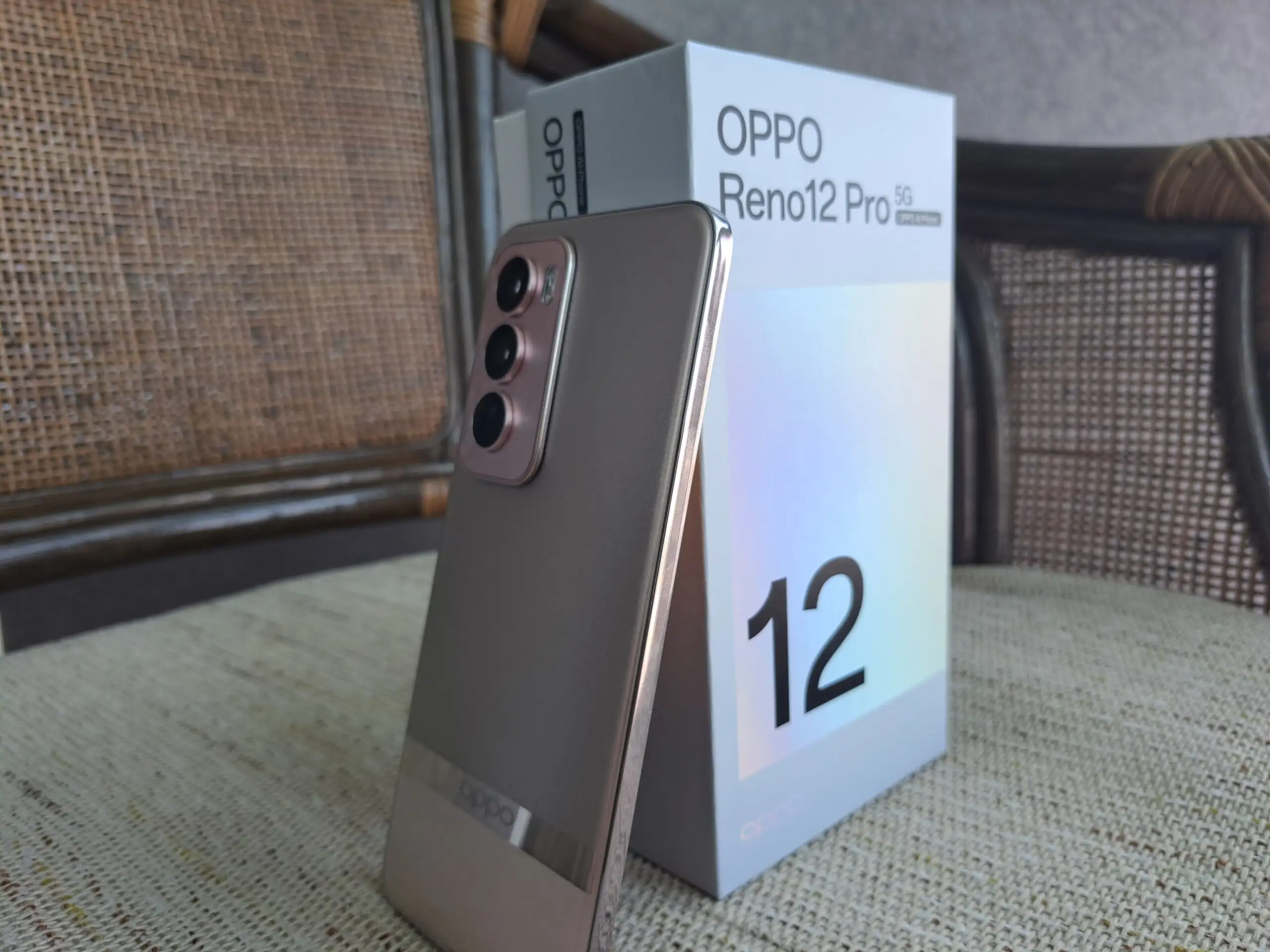 Смартфон Oppo Reno 12 Pro
