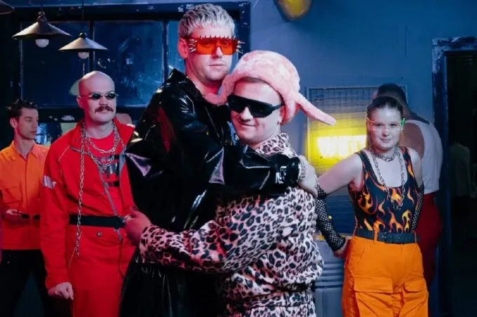 Антон Шастун и Дмитрий Журавлев в ролях MKB & Spark в фильме «Дабл Тап»
