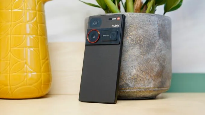 ZTE Nubia Z60 Ultra
