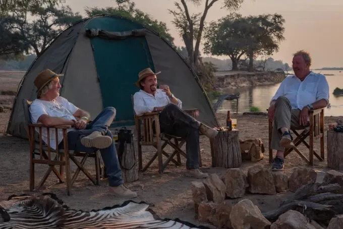 Джеймс Мэй, Ричард Хаммонд и Джереми Кларксон в шоу The Grand Tour