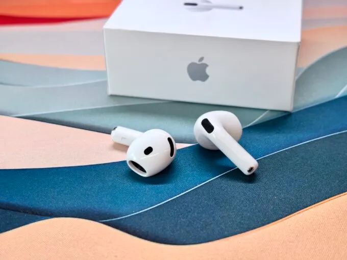 AirPods 4
