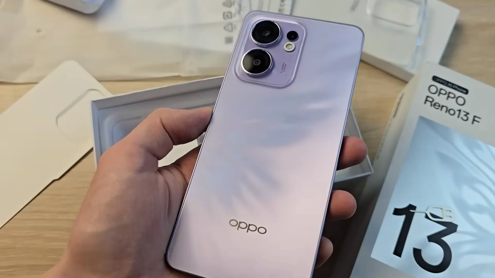 Смартфон Oppo Reno 13F