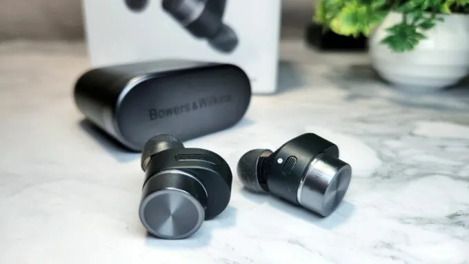 Bowers & Wilkins PI7 S2