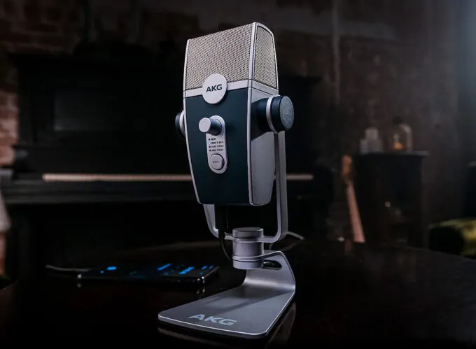 AKG Lyra