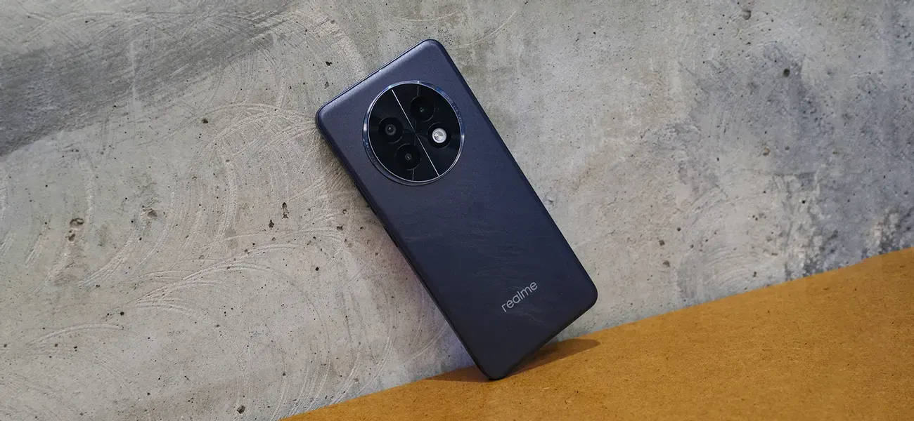 Смартфон Realme 13+
