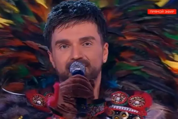Чемпионом шестого сезона шоу «Маска» на НТВ стал Александр Панайотов