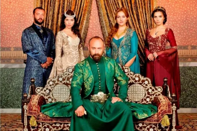 Герои турецкого сериала «Великолепный век»