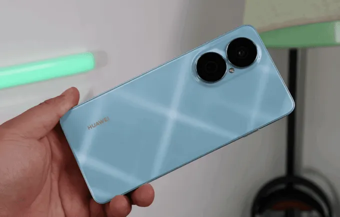 Huawei Nova Y73