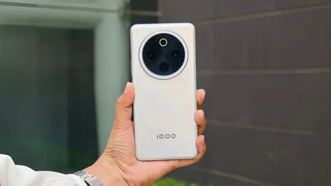 iQOO Z10