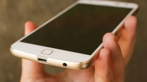 Почему нужно покупать Lenovo Moto Z за 35 тысяч рублей