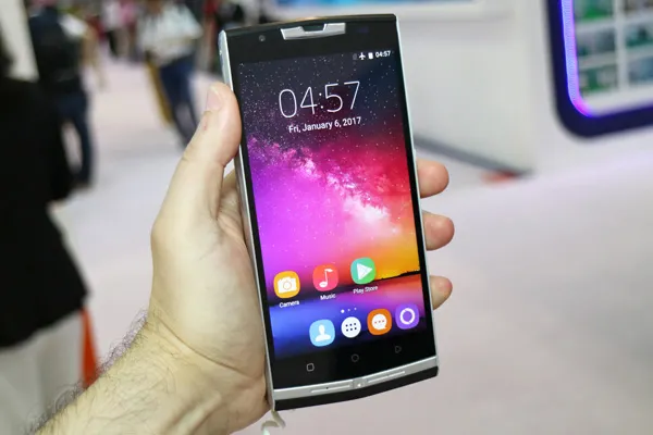 В Oukitel K10000 — самая жирная батарея на рынке