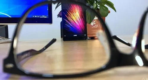 Зарядка-открывашка, клон Galaxy S8 и еще 5 безумных лотов с AliExpress