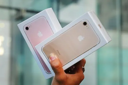 Apple слегка уронила российские цены на iPhone