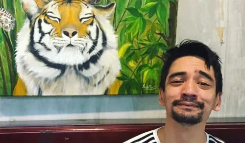 Видеоблогер Арслан Валеев полез к ядовитым змеям, чтобы вернуть жену, но выиграл премию Дарвина