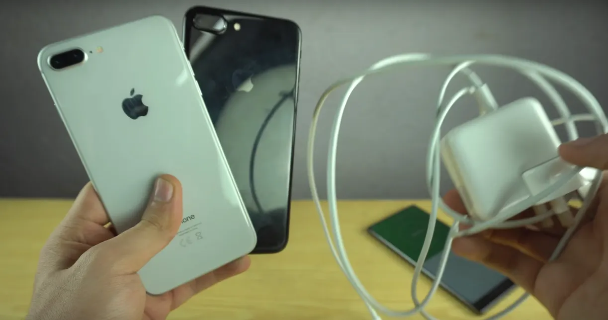 Почему iPhone 7 Plus заряжается быстрее, чем iPhone 8 Plus