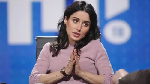 Тине надоел хейт, она хочет респекта. Зачем Канделаки идет на Versus