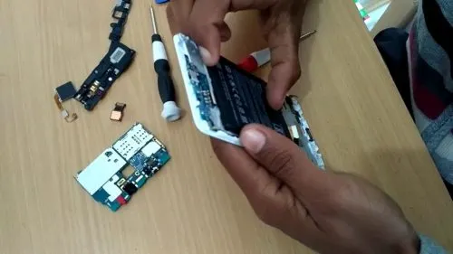 Почему ремонтировать смартфоны Xiaomi самостоятельно – ужасная идея