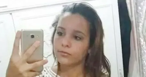 15-летняя девочка ушла от бойфренда, но не от порномести