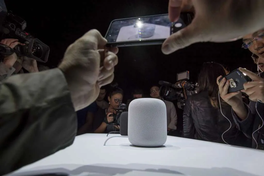 Смарт-колонка HomePod от Apple отложена до следующего года
