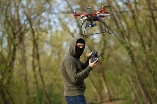 Дядя нашел опасный баг в дронах DJI, а его обвинили во всех смертных грехах