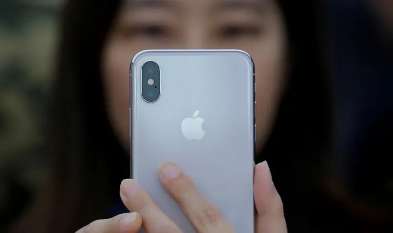 У iPhone X обнаружили двойной аккумулятор