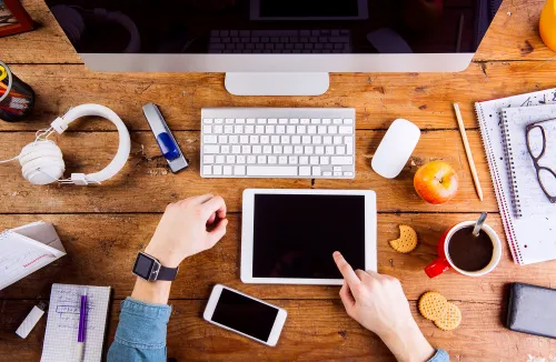 Как нельзя настраивать новогоднюю рекламу. На примере Madrobots