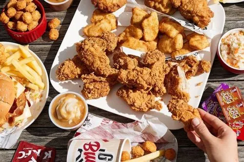 Из питерского KFC выгнали бомжа. Возможно, правильно сделали