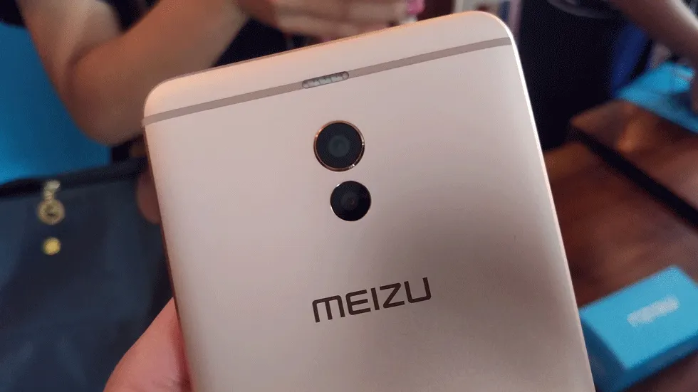 Meizu выпустит юбилейный флагман 15 Plus, который стыдно показать людям