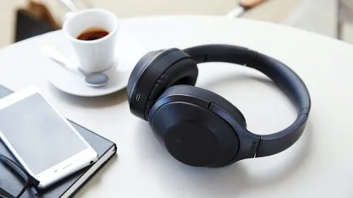 «AirPods – электронный имплантат». Почему беспроводные наушники – обязательная покупка 2018 года