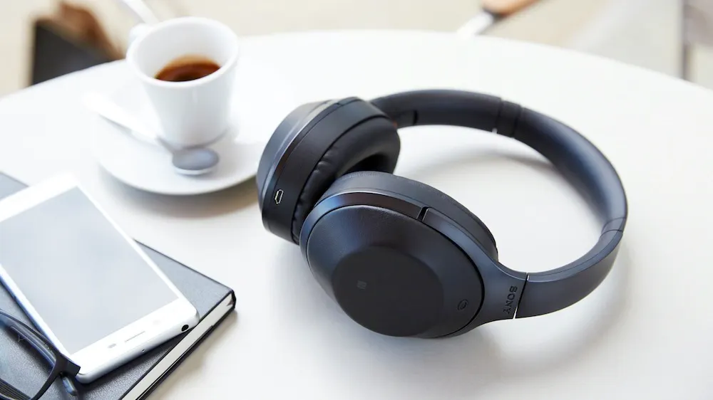 &#171;AirPods – электронный имплантат&#187;. Почему беспроводные наушники – обязательная покупка 2018 года